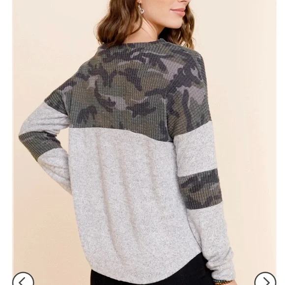NWT Francesca’s Camo Thermal Top XS - Picture 4 of 4
